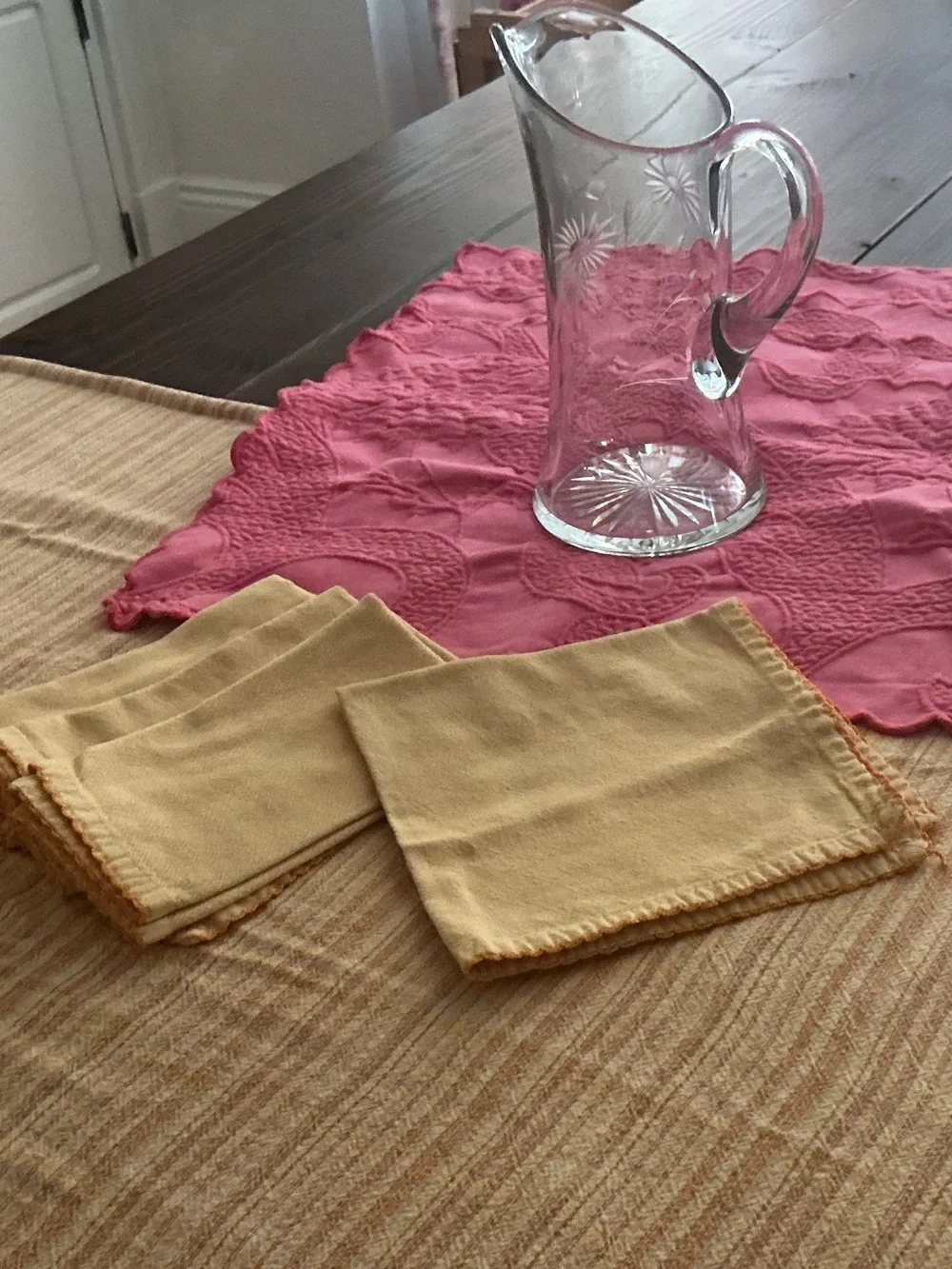Vintage Tablecloth/Dinner Napkin Set